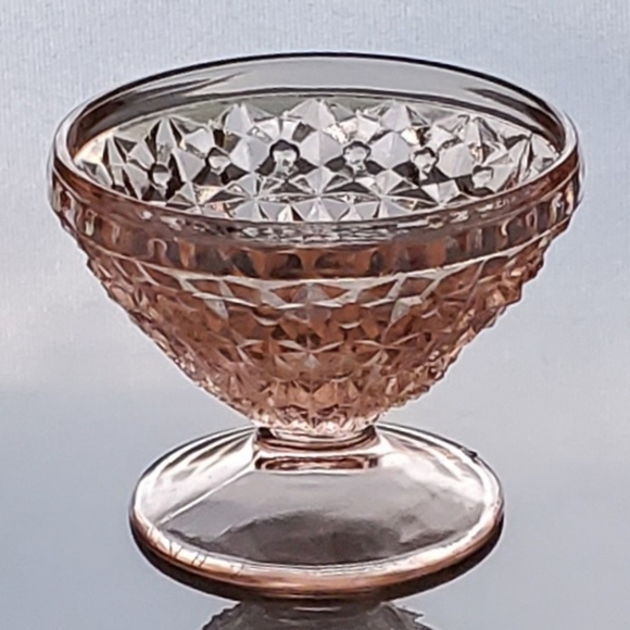 1940s "Holiday Pink" 2 3/4" Tall Champagne Sherbet Compote by Jeannette - Picture 16 of 16